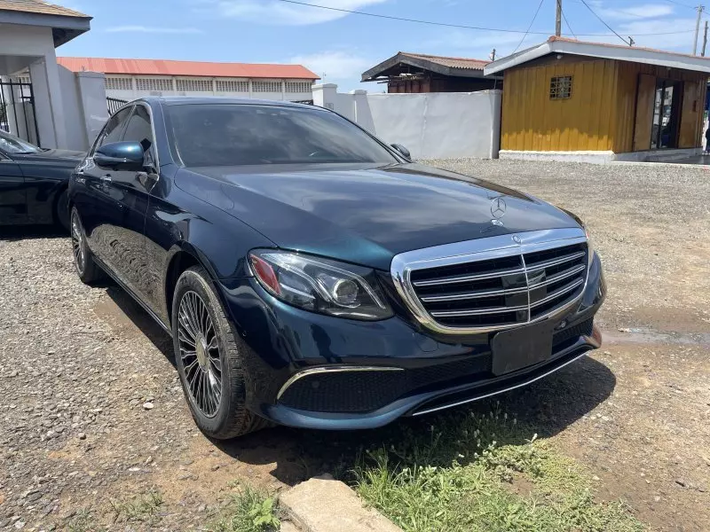 Mercedes-Benz E 300   - 2017