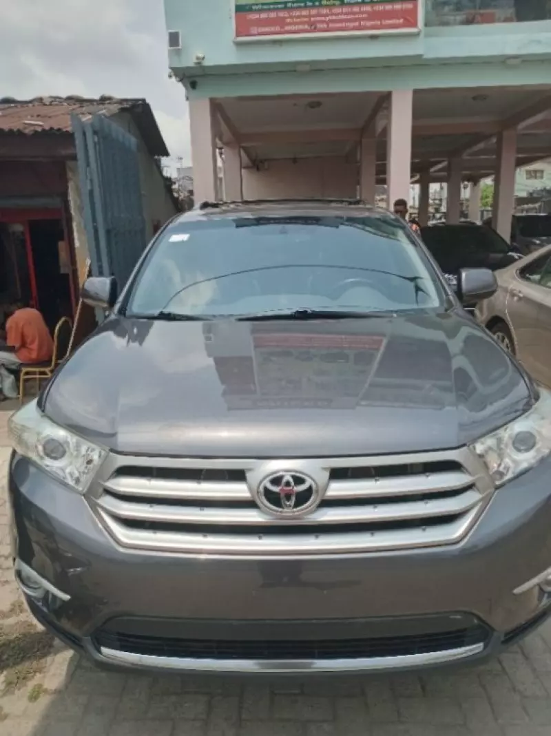 Toyota Highlander   - 2013
