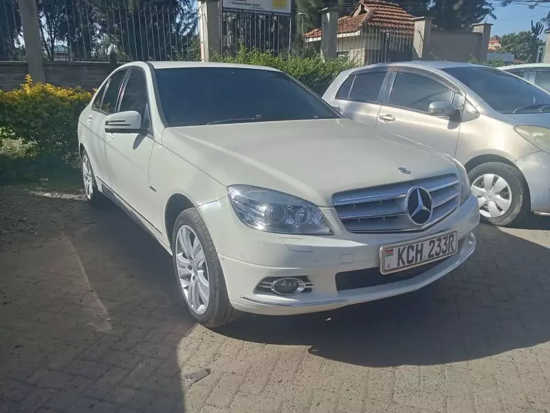 Mercedes-Benz C200