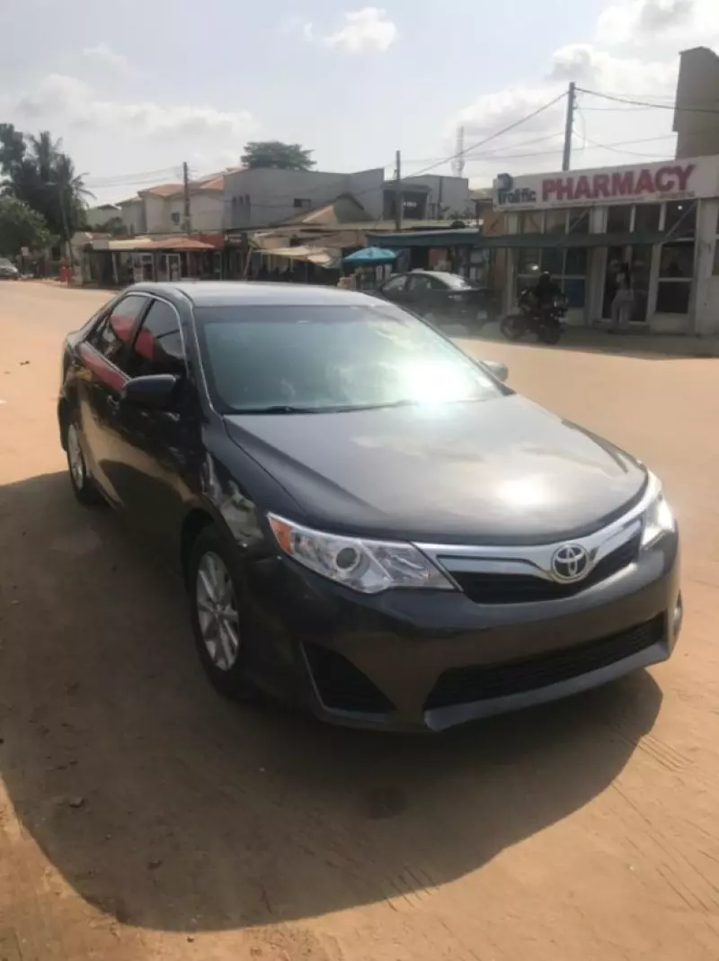 Toyota Camry   - 2013