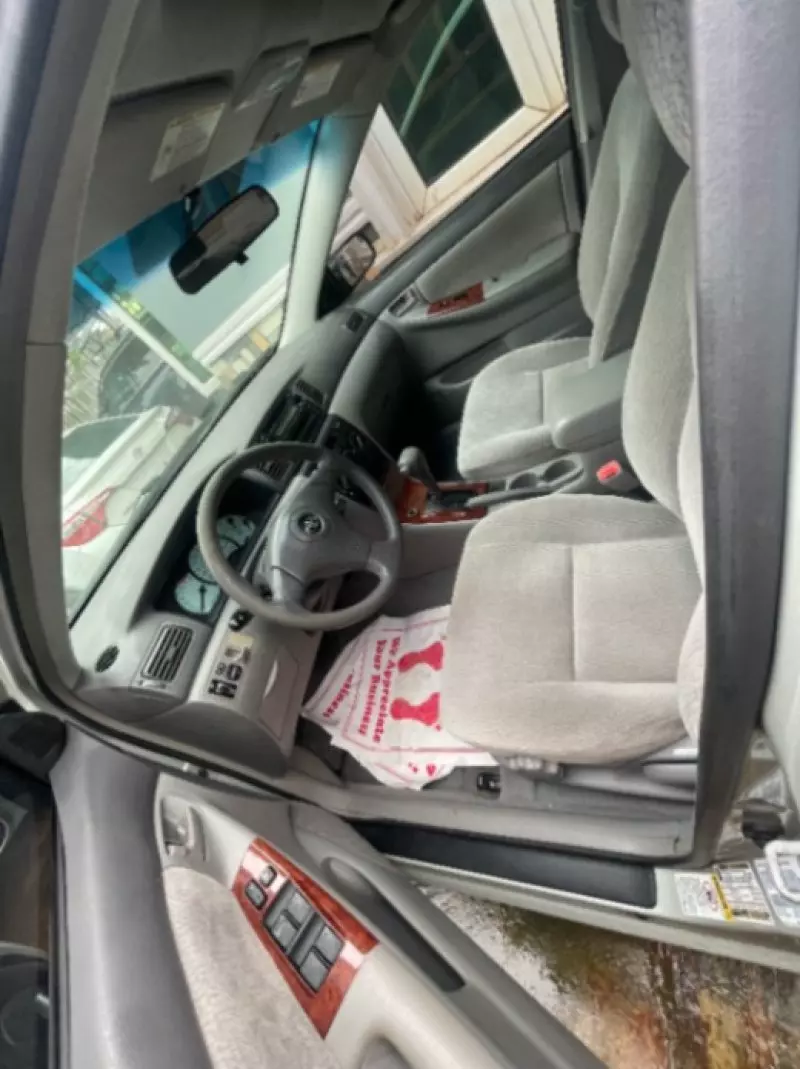 Toyota corolla   - 2011