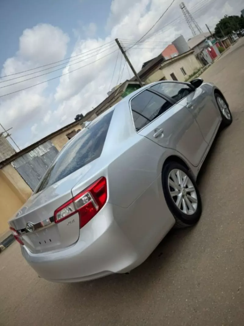 Toyota Camry   - 2012