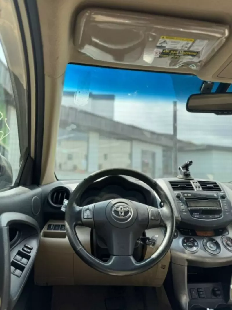 Toyota RAV 4   - 2010