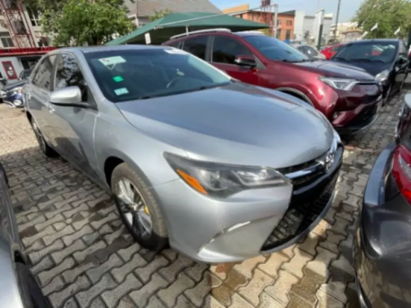 Toyota Camry   - 2016