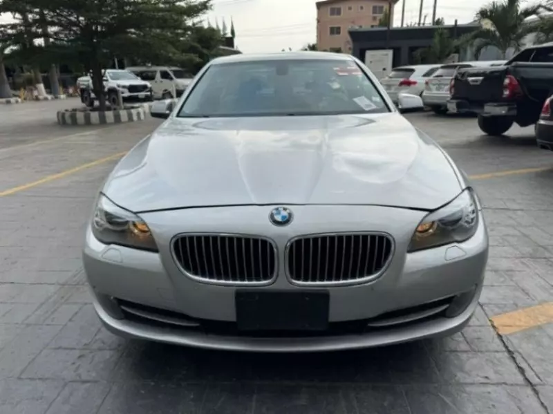 BMW 528i