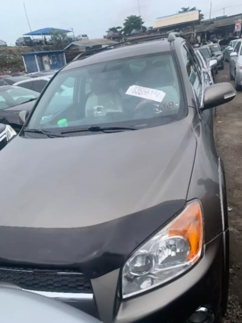Toyota RAV 4   - 2012