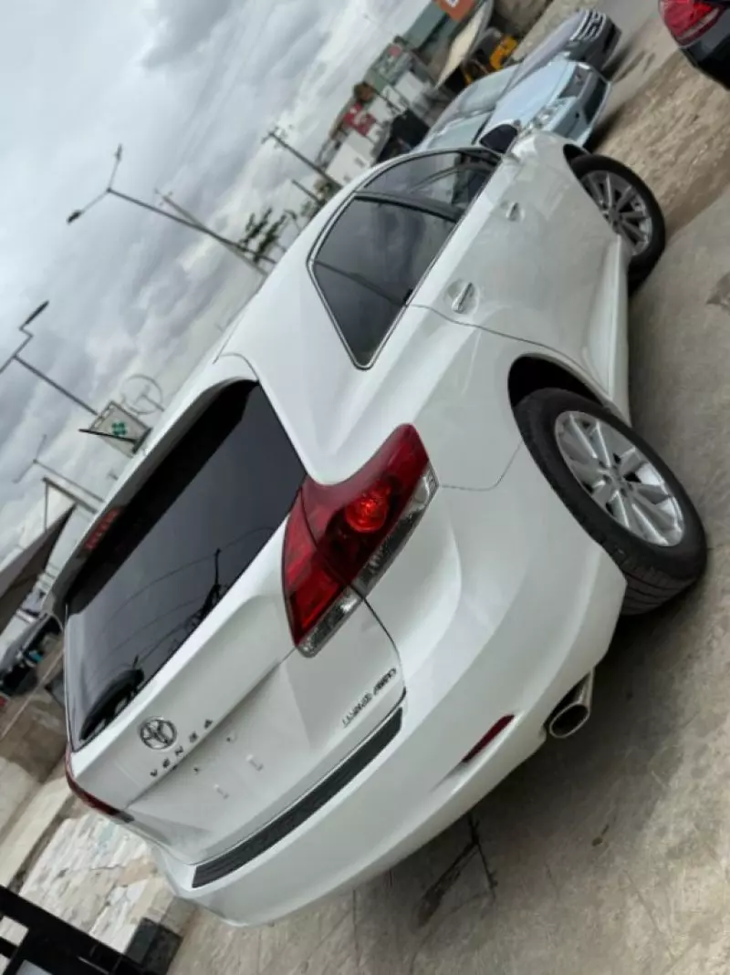 Toyota Venza   - 2013