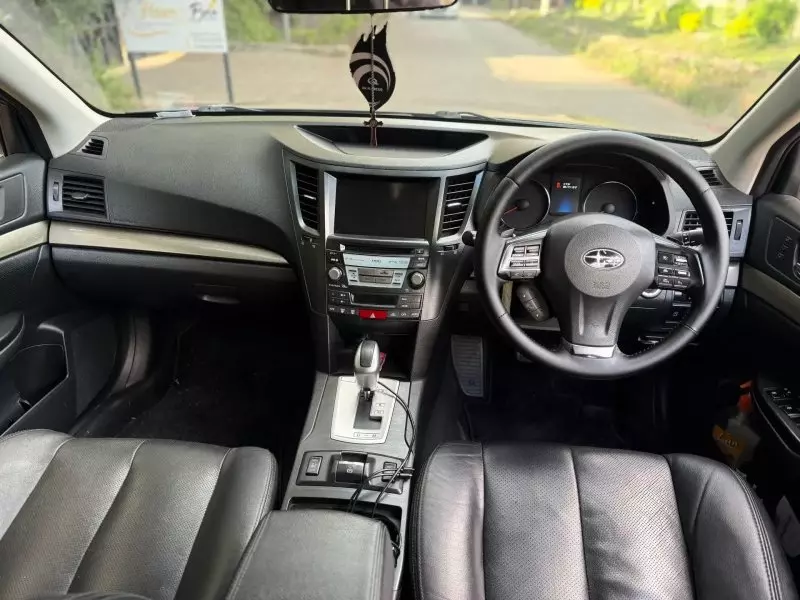 Subaru Legacy   - 2012