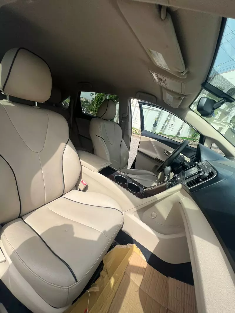 Toyota Venza   - 2013
