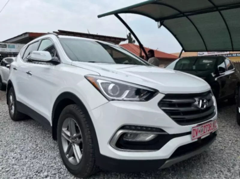 Hyundai Santa Fe   - 2017