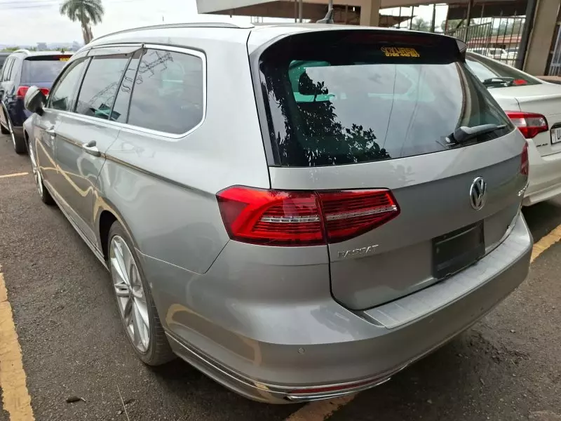 Volkswagen Passat   - 2016
