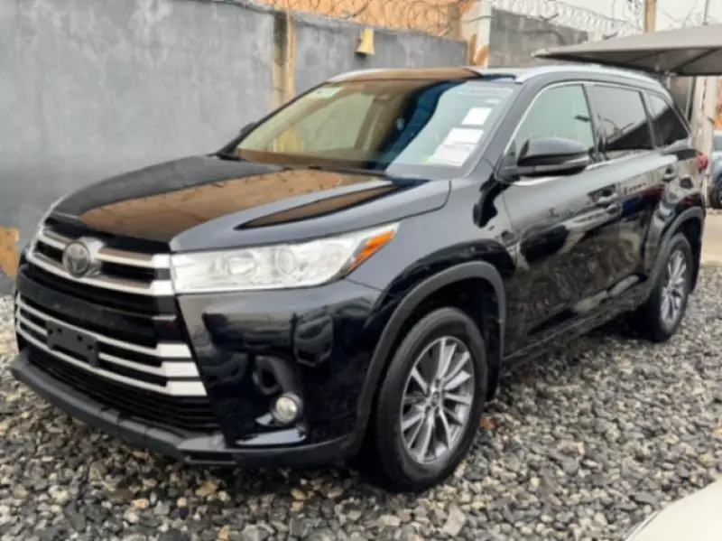 Toyota Highlander   - 2017