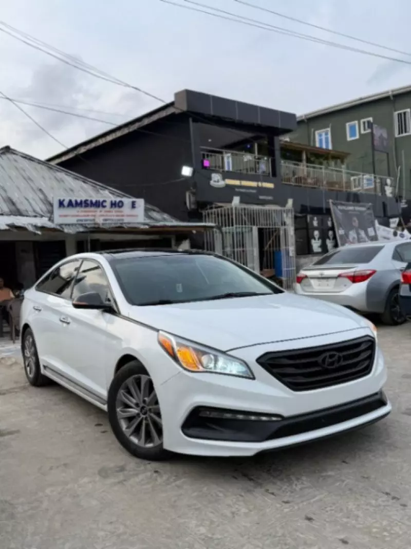 Hyundai Sonata   - 2015