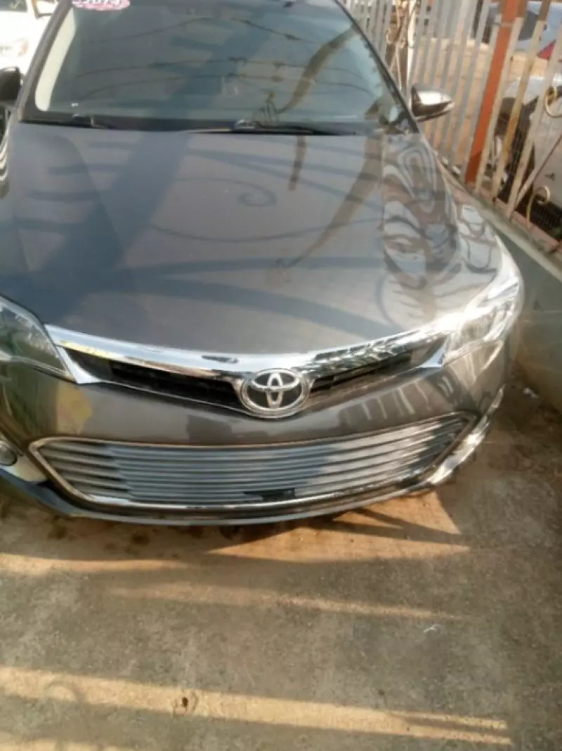 Toyota Avalon   - 2014