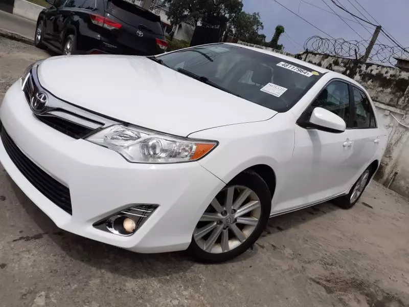 Toyota Camry   - 2013
