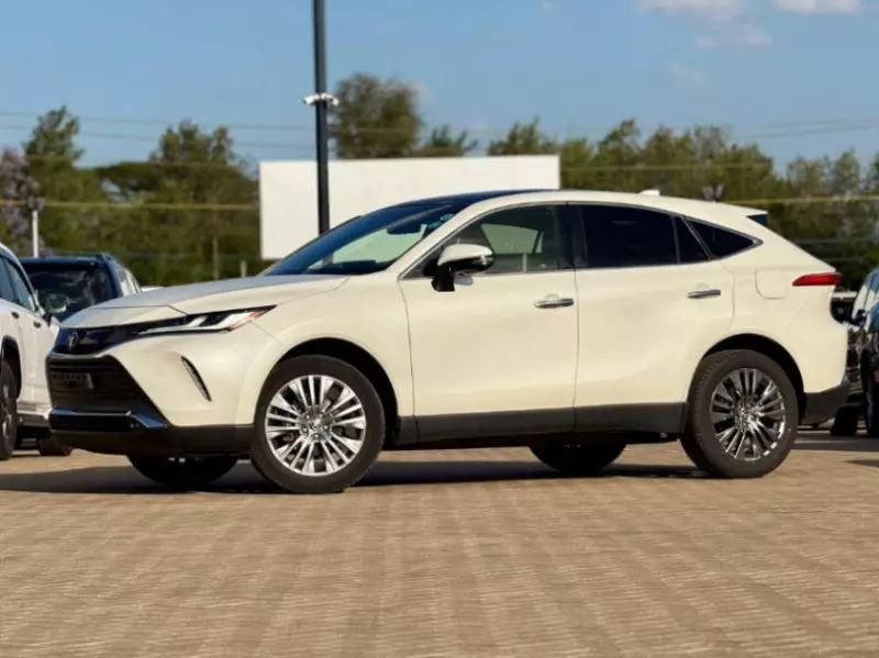 Toyota Harrier   - 2020