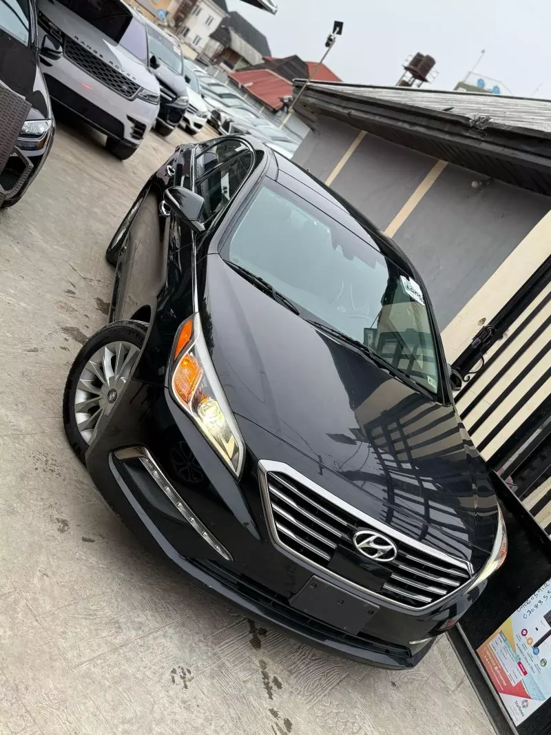 Hyundai Sonata   - 2015