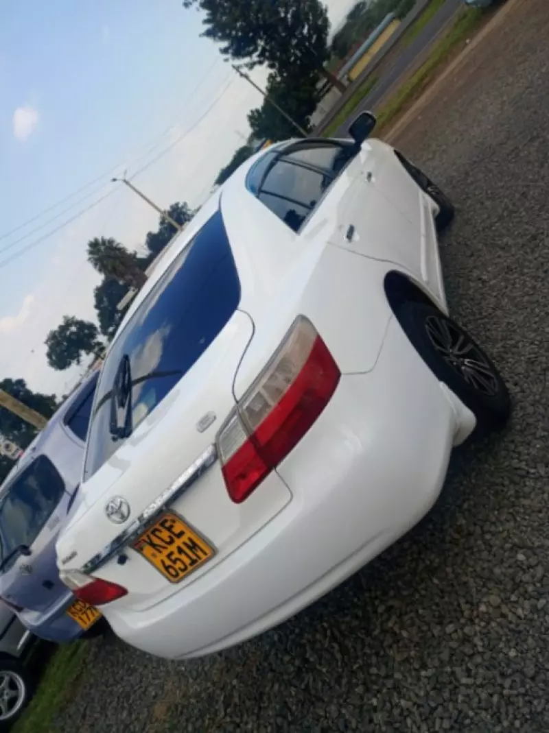 Toyota Premio    - 2008