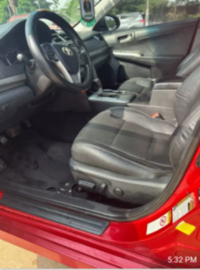 Toyota Camry   - 2012