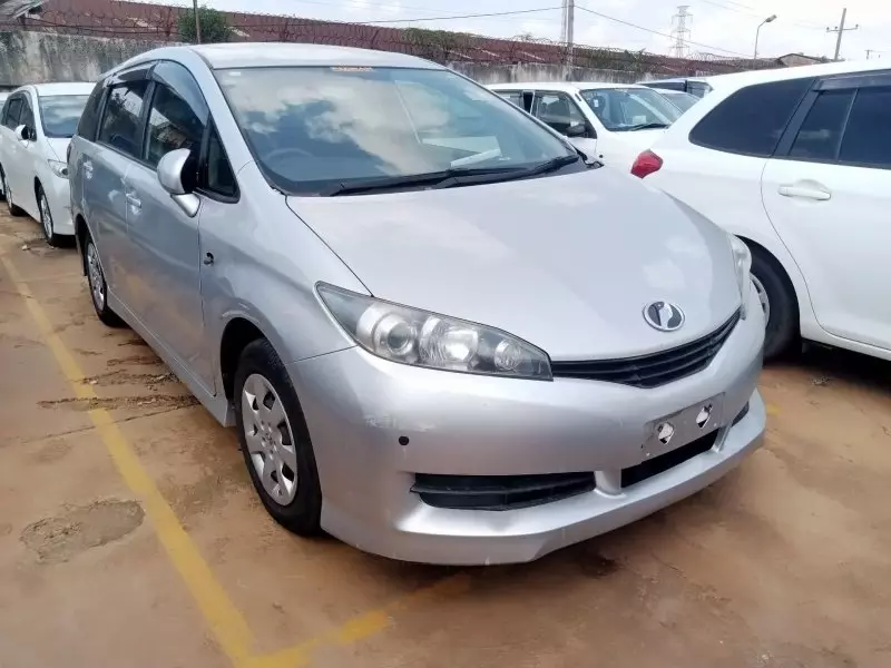Toyota Wish   - 2012