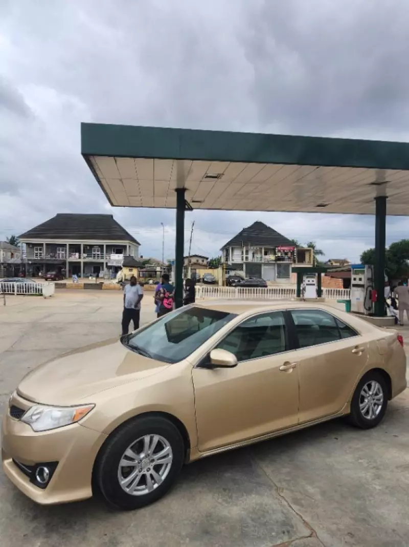 Toyota Camry   - 2012