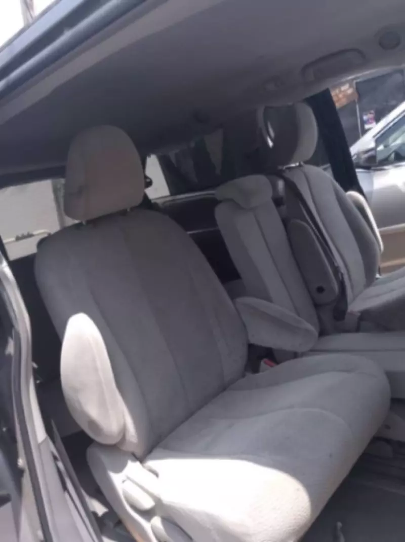Toyota Sienna   - 2011