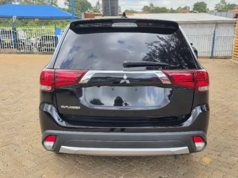 Mitsubishi OUTLANDER   - 2017