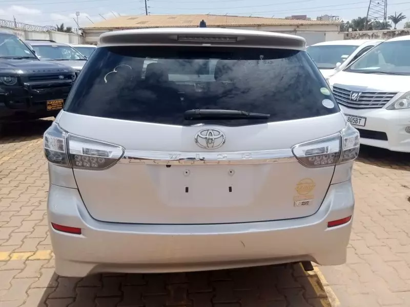 Toyota Wish   - 2012