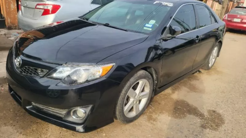 Toyota Camry   - 2014