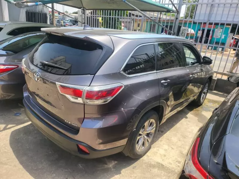 Toyota Highlander   - 2015