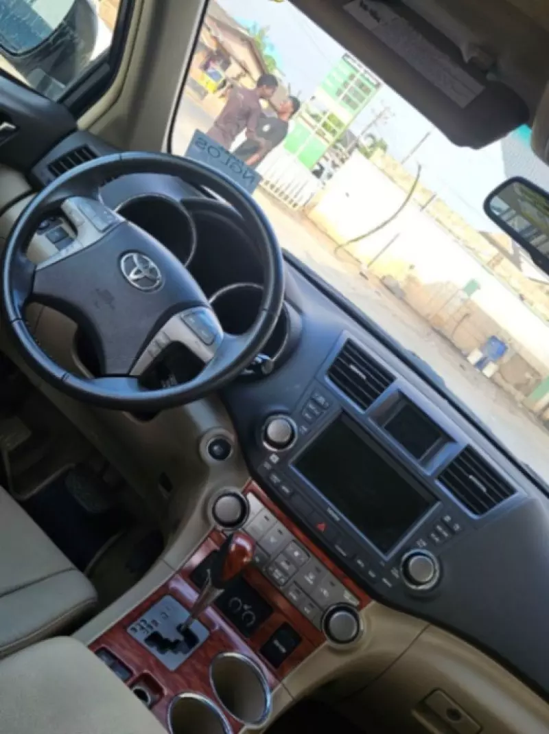 Toyota Highlander   - 2009