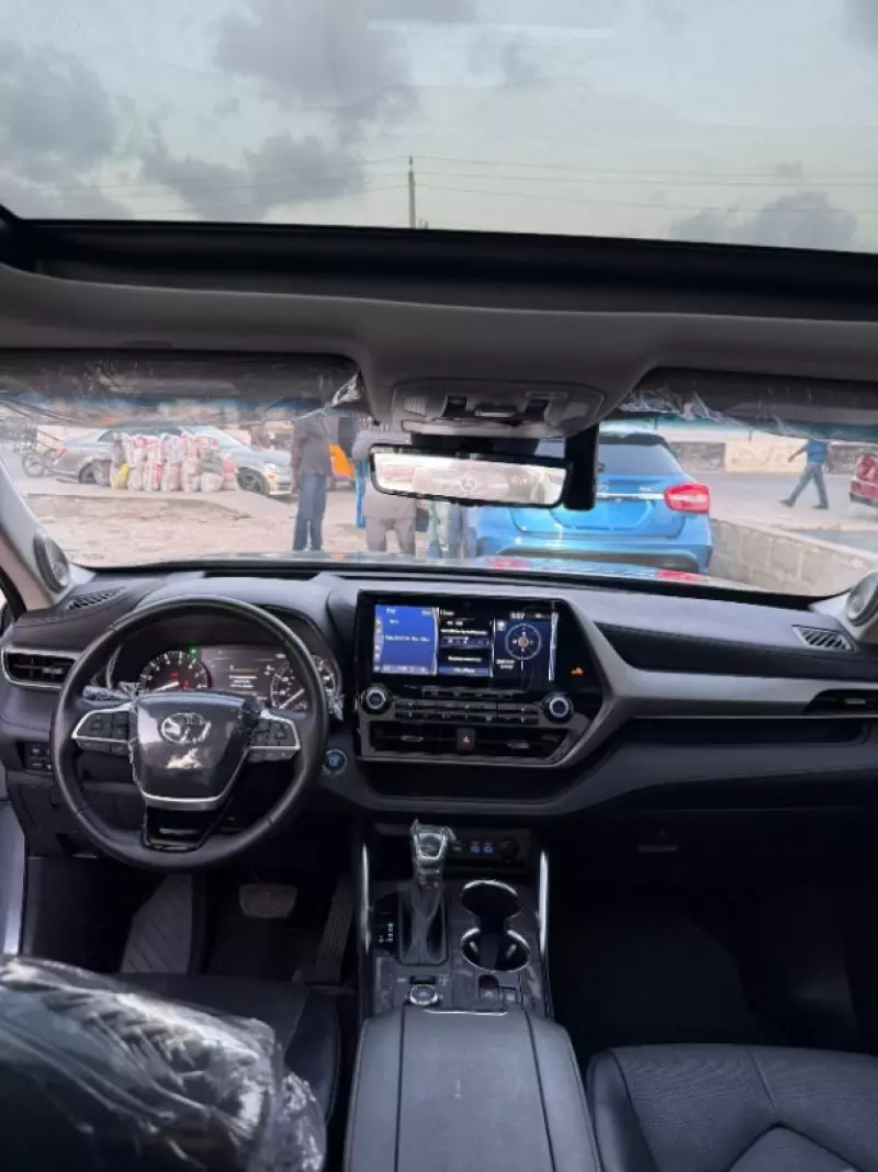 Toyota Highlander   - 2022