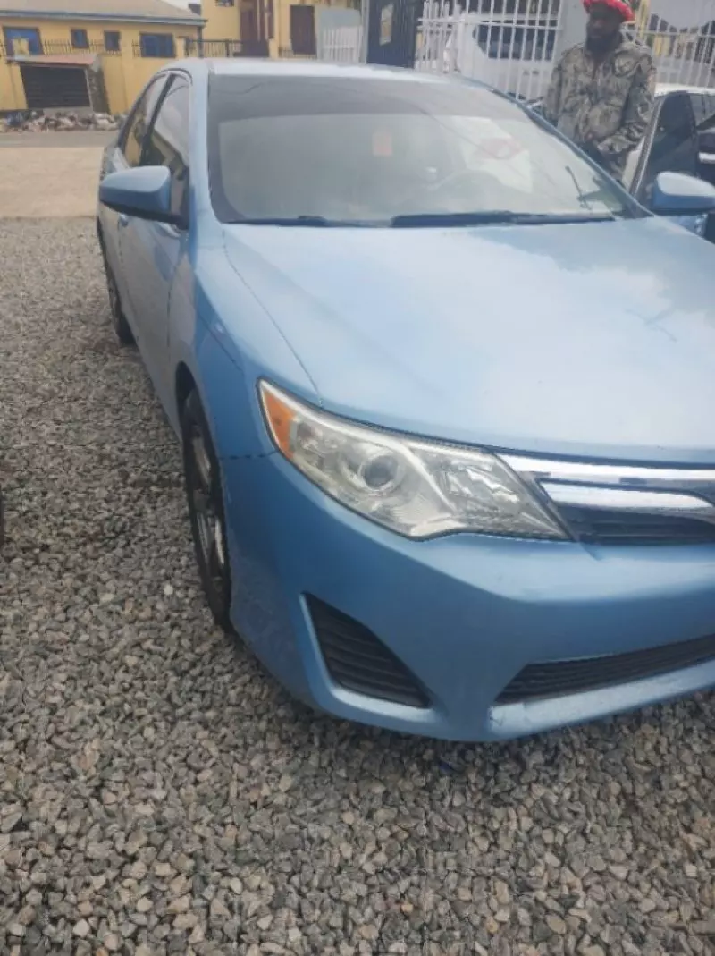 Toyota Camry   - 2012