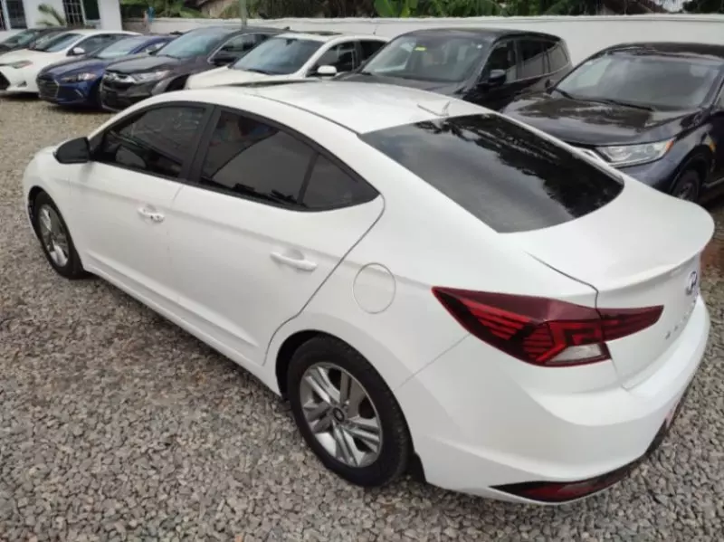 Hyundai Elantra   - 2019