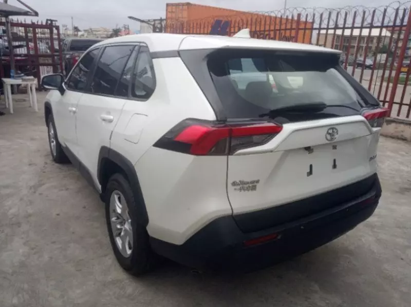Toyota RAV 4   - 2020