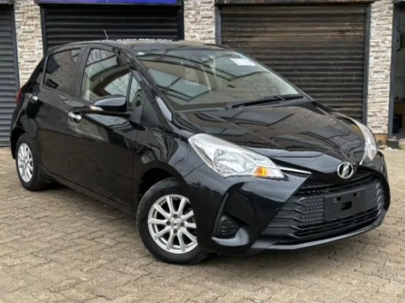 Toyota Vitz   - 2018