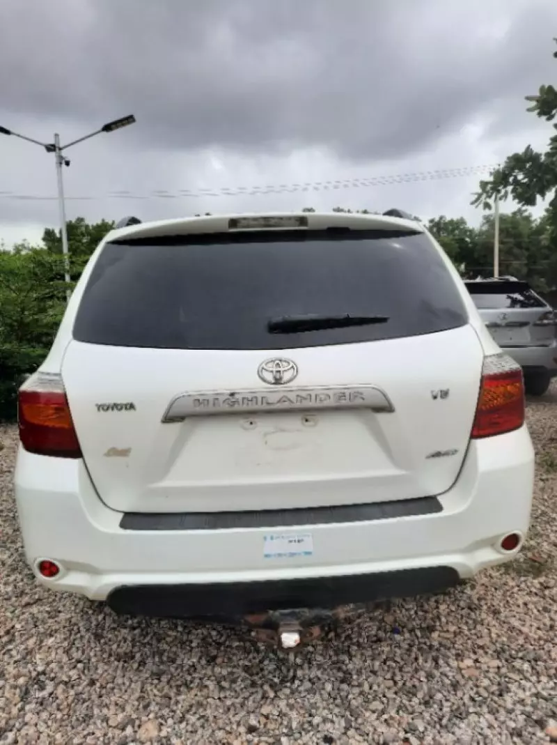 Toyota Highlander   - 2009