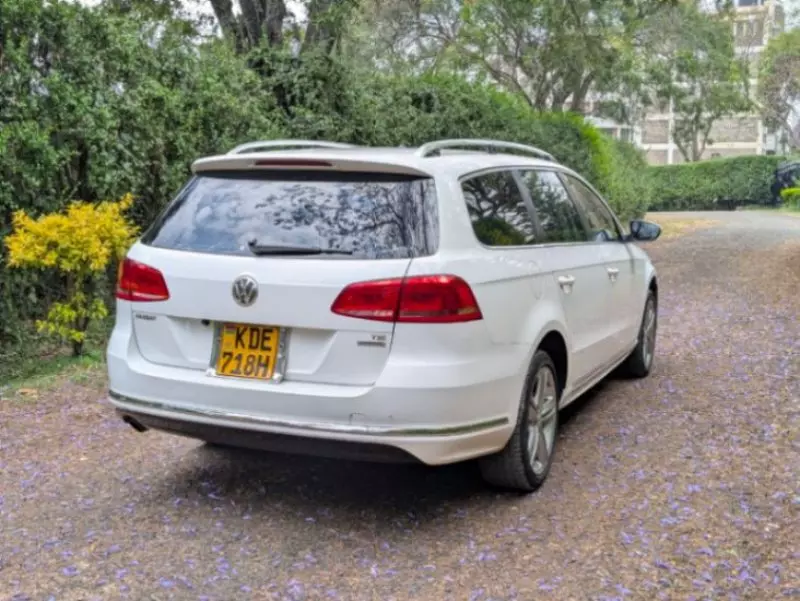 Volkswagen Passat   - 2014