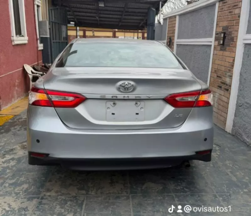 Toyota Camry   - 2018