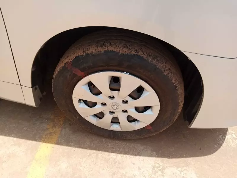 Toyota Noah   - 2011