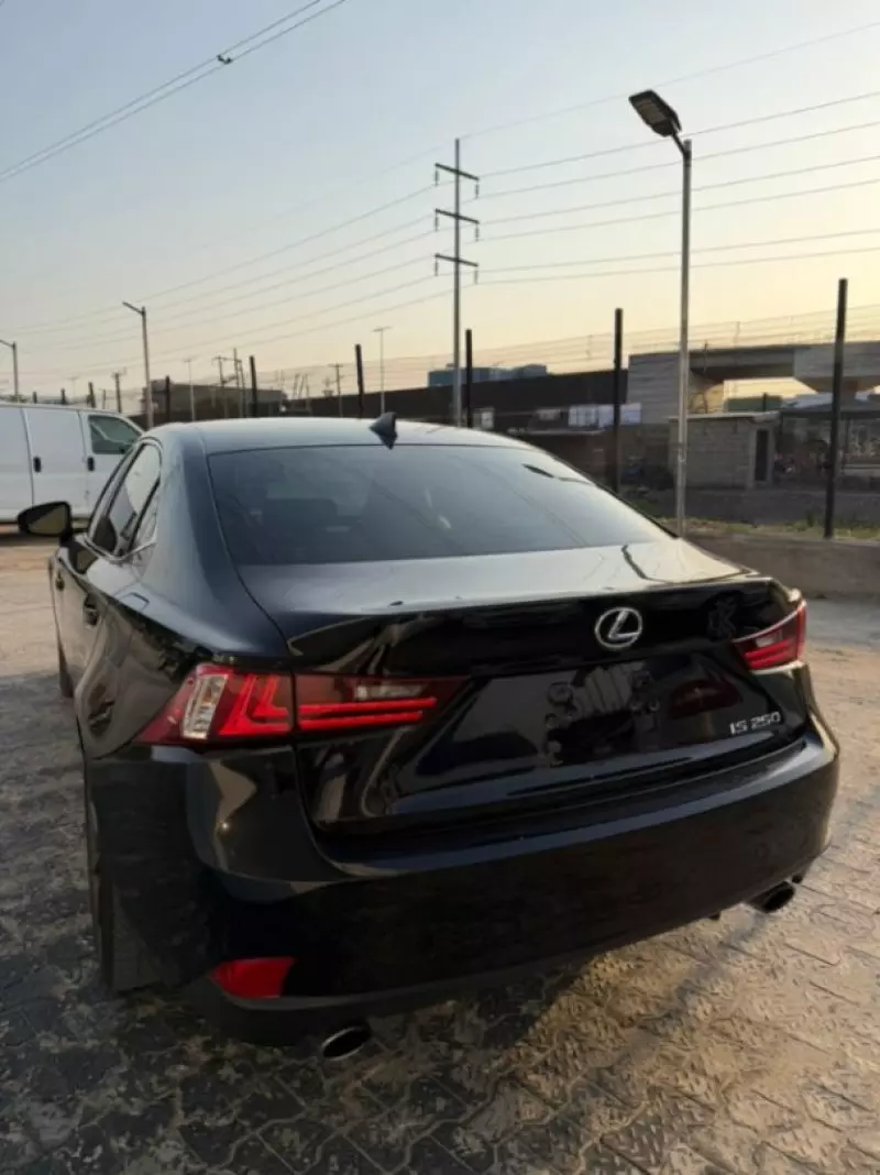 Lexus IS   - 2014