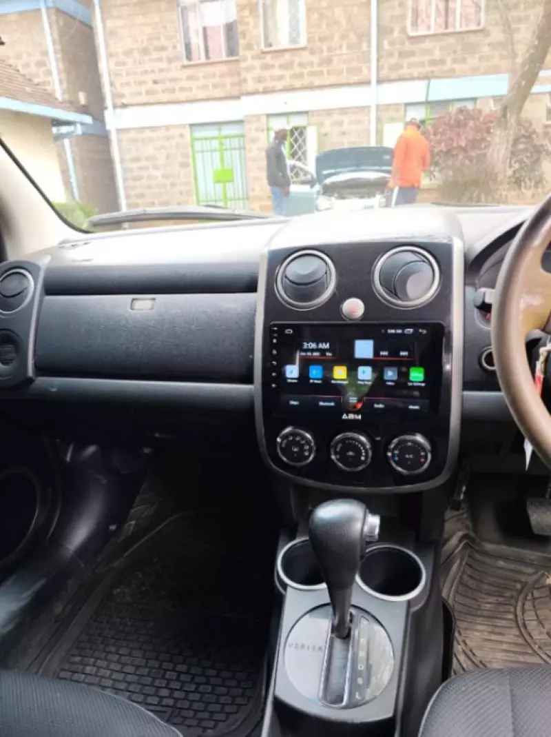 Nissan Caravan    - 2014
