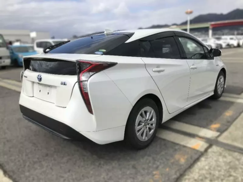 Toyota Prius   - 2018