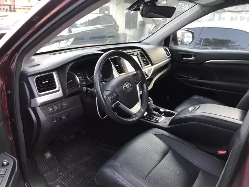 Toyota Highlander   - 2017