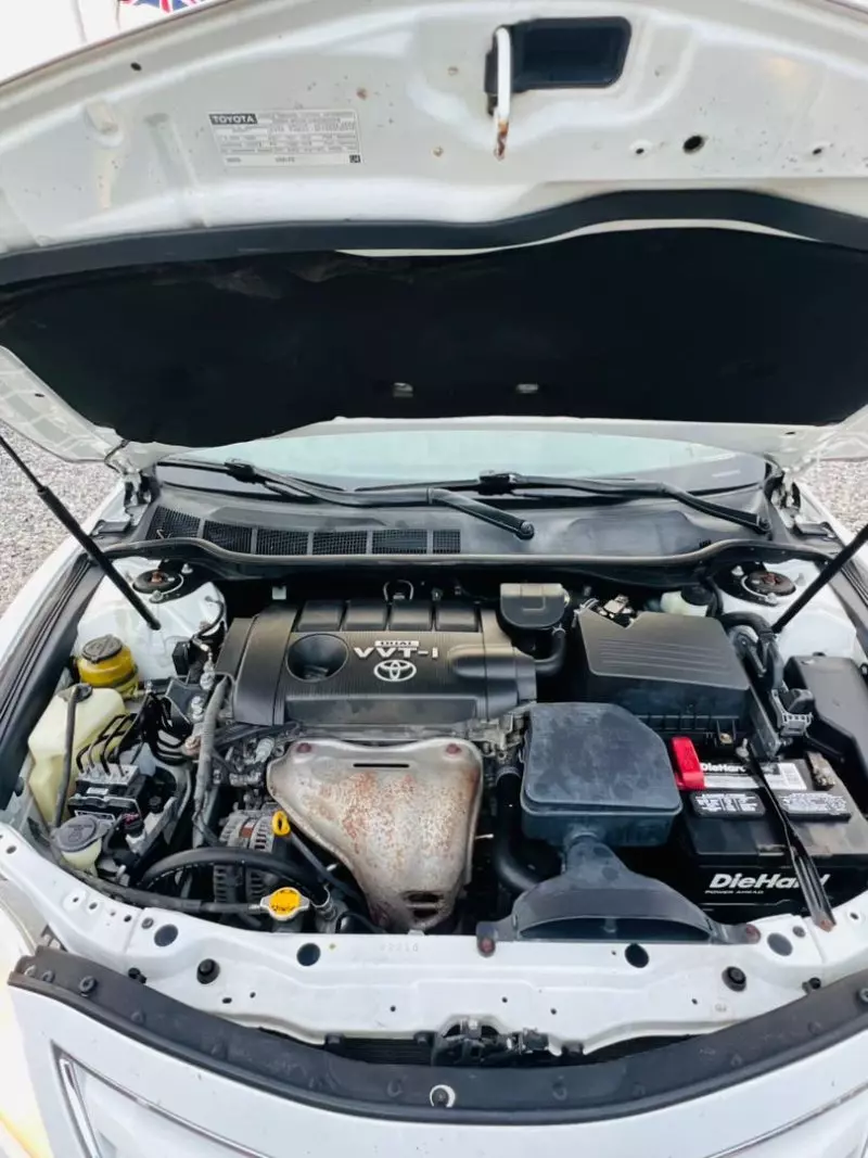 Toyota Camry   - 2010