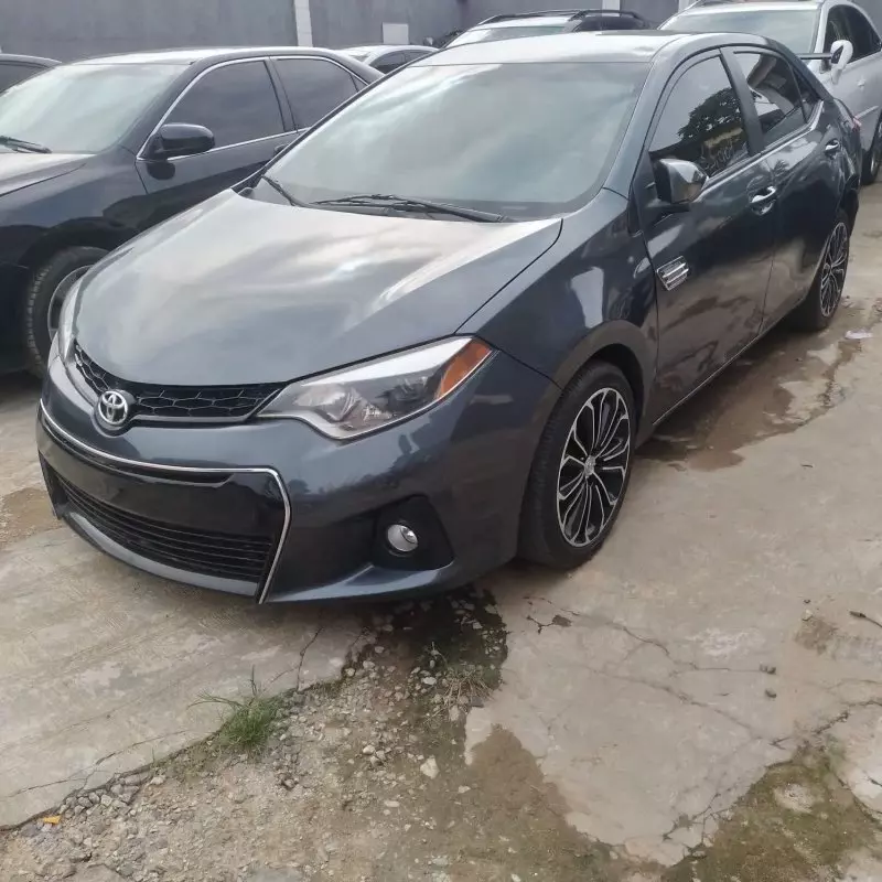 Toyota Corolla   - 2015
