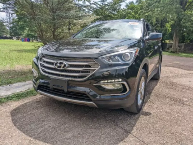 Hyundai Santa Fe   - 2017