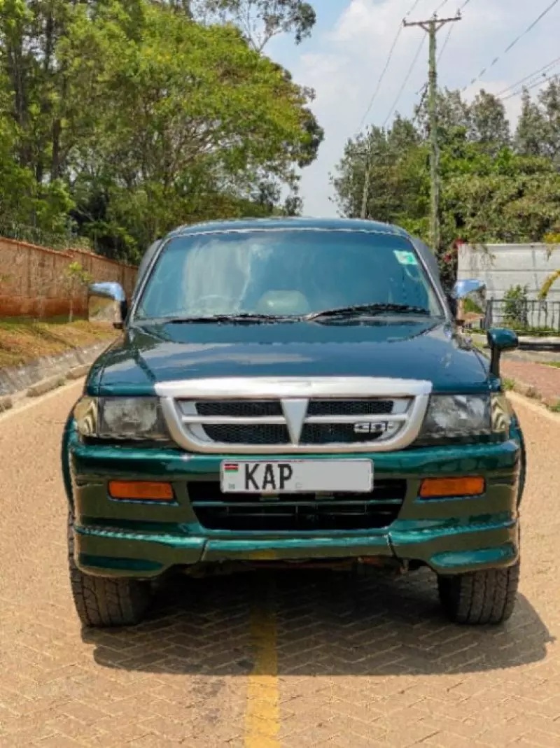 Mitsubishi Pajero Sport   - 1997
