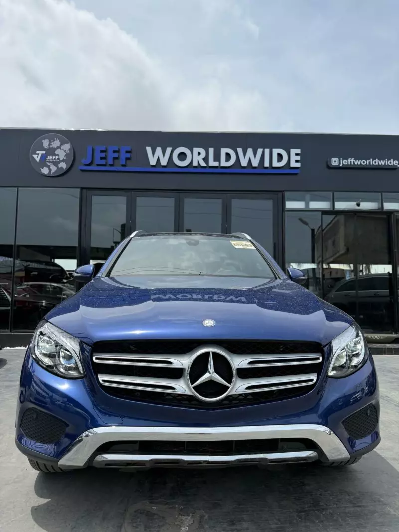 Mercedes-Benz GLC 300   - 2017