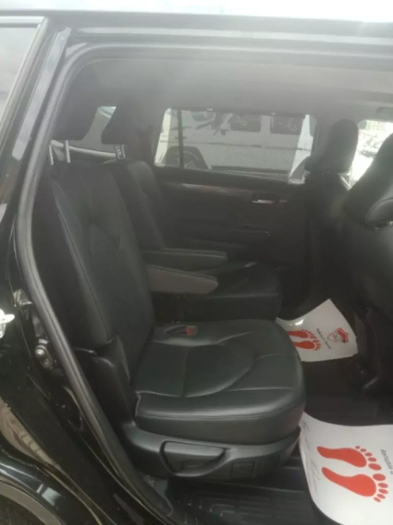 Toyota Highlander   - 2020